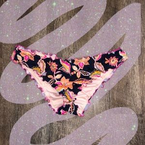 ☆ Ruched bikini bottoms ☆